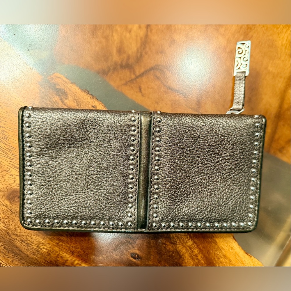 BRIGHTON Pretty Tough Collection
WALLET Leather, Studded Organizer Wallet. EUC⭐️ - Picture 6 of 13